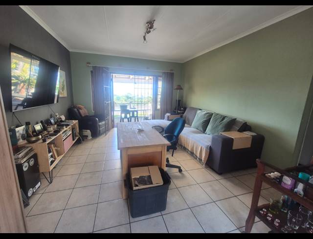 2 BEDROOM SECTIONAL TITLE FOR SALE IN THE WOLDS